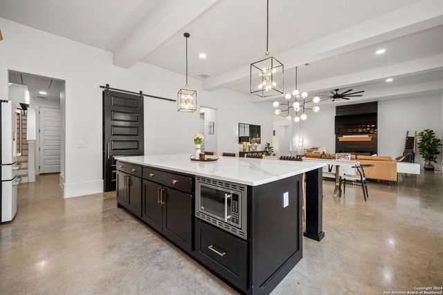 211 SPACIOUS SKY, San Antonio, TX 78260