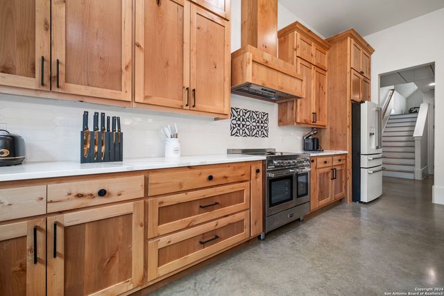 211 SPACIOUS SKY, San Antonio, TX 78260
