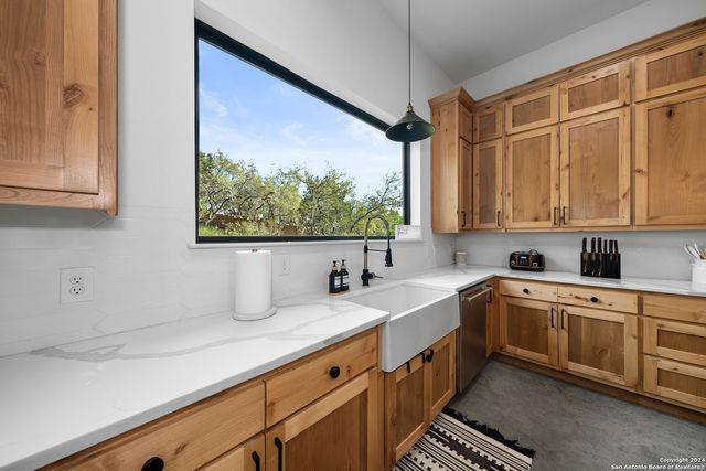 211 SPACIOUS SKY, San Antonio, TX 78260