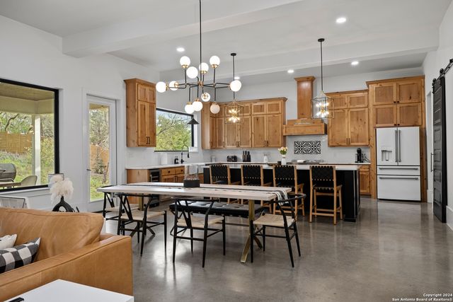 211 SPACIOUS SKY, San Antonio, TX 78260