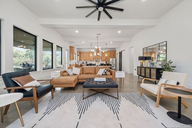 211 SPACIOUS SKY, San Antonio, TX 78260