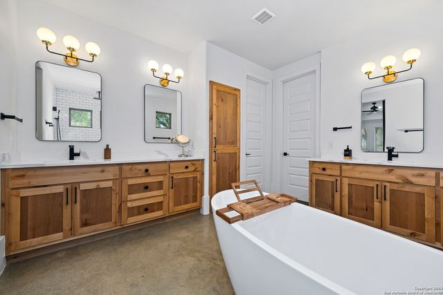 211 SPACIOUS SKY, San Antonio, TX 78260