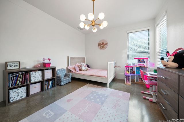 211 SPACIOUS SKY, San Antonio, TX 78260
