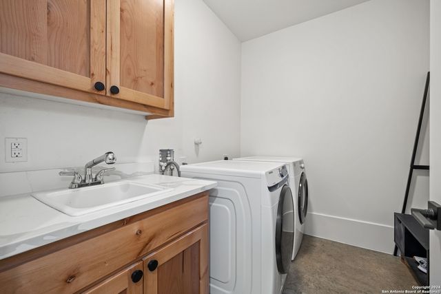 211 SPACIOUS SKY, San Antonio, TX 78260