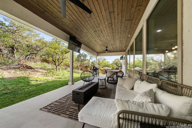 211 SPACIOUS SKY, San Antonio, TX 78260