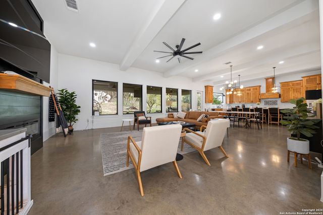 211 SPACIOUS SKY, San Antonio, TX 78260
