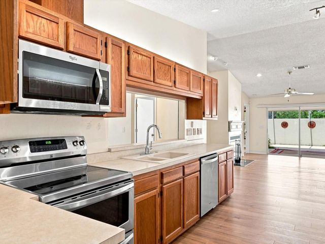 5381 KELLY DRIVE 15, Sarasota, FL 34233