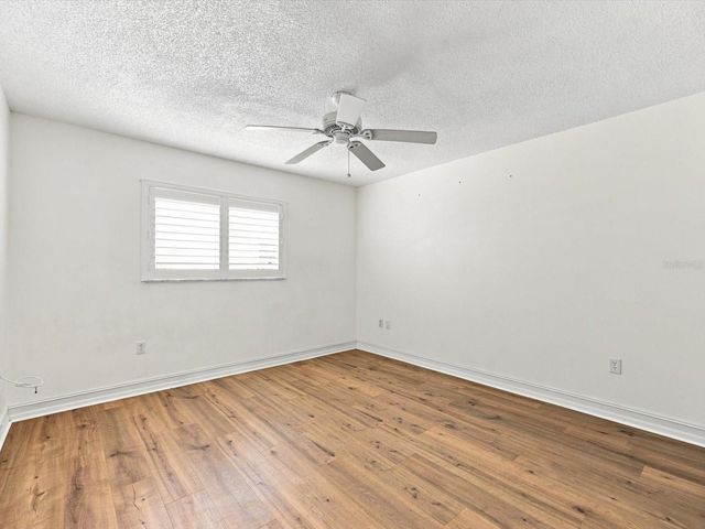 5381 KELLY DRIVE 15, Sarasota, FL 34233