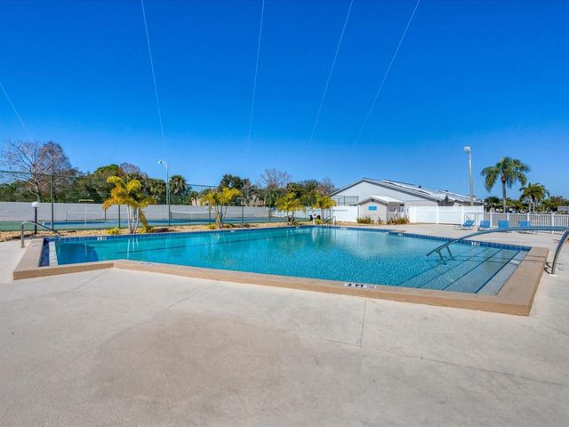 5381 KELLY DRIVE 15, Sarasota, FL 34233