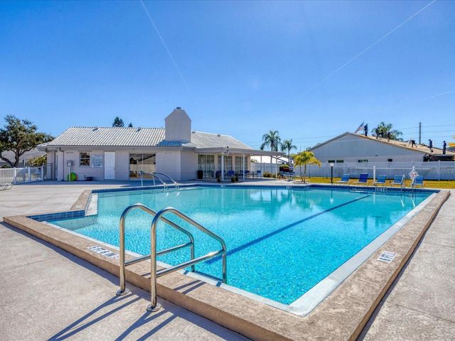 5381 KELLY DRIVE 15, Sarasota, FL 34233