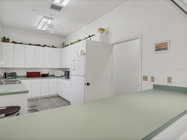 5381 KELLY DRIVE 15, Sarasota, FL 34233