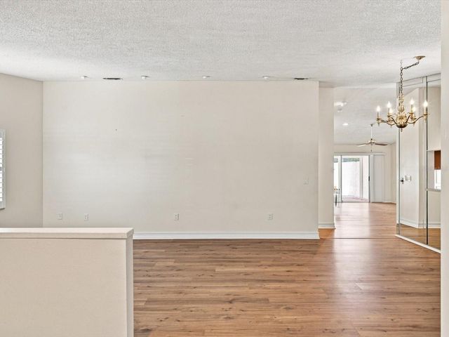5381 KELLY DRIVE 15, Sarasota, FL 34233