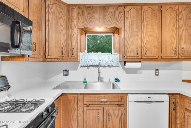 99 Cedar Swamp Road, Jackson, NJ 08527