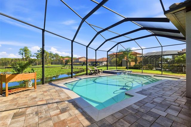 5157 LAKECASTLE DRIVE, Tampa, FL 33624