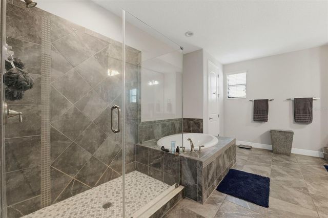 5157 LAKECASTLE DRIVE, Tampa, FL 33624