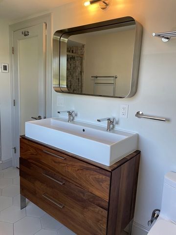 49 Albion St 1, Somerville, MA 02143