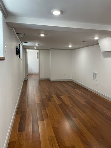 49 Albion St 1, Somerville, MA 02143