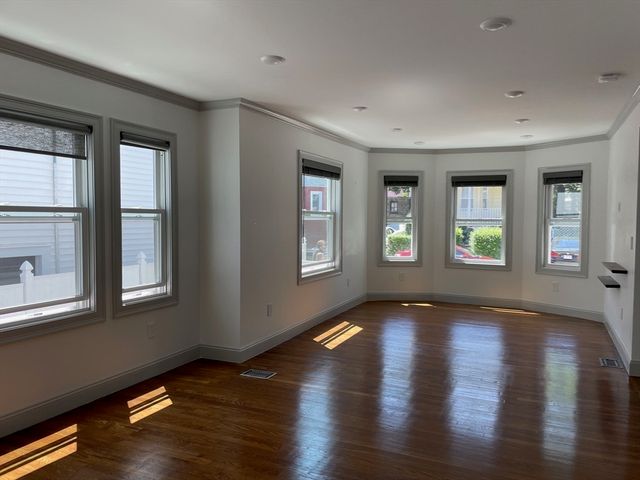 49 Albion St 1, Somerville, MA 02143