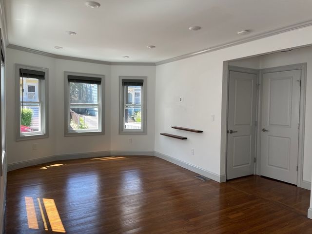 49 Albion St 1, Somerville, MA 02143