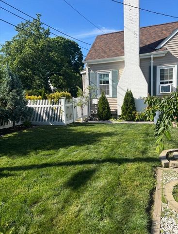 110 Grant Ave, Somerset, MA 02726