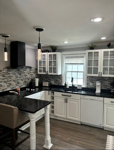 110 Grant Ave, Somerset, MA 02726