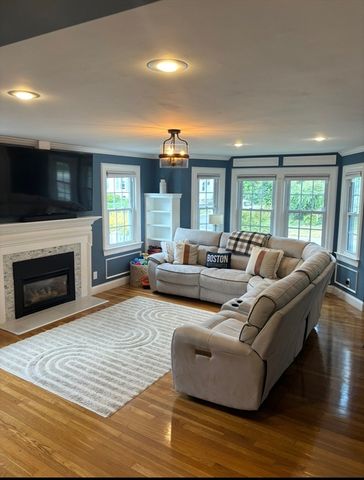 110 Grant Ave, Somerset, MA 02726