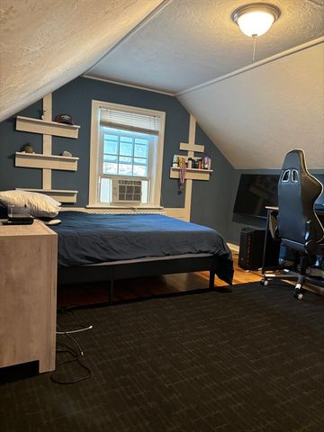 110 Grant Ave, Somerset, MA 02726