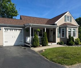 110 Grant Ave, Somerset, MA 02726