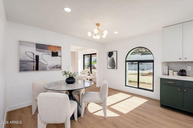 1926 E AUGUSTA Avenue, Phoenix, AZ 85020