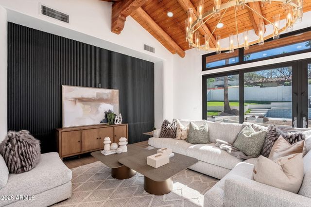 1926 E AUGUSTA Avenue, Phoenix, AZ 85020