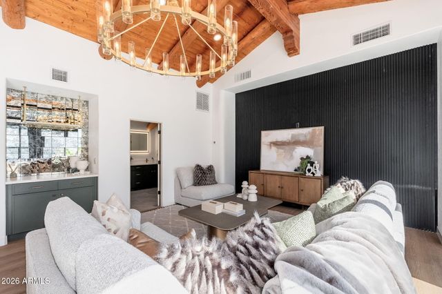 1926 E AUGUSTA Avenue, Phoenix, AZ 85020