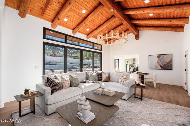 1926 E AUGUSTA Avenue, Phoenix, AZ 85020