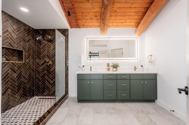 1926 E AUGUSTA Avenue, Phoenix, AZ 85020