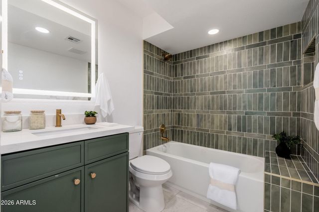 1926 E AUGUSTA Avenue, Phoenix, AZ 85020