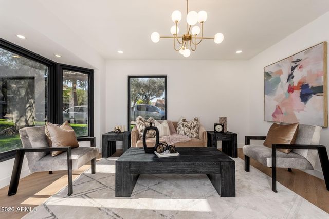 1926 E AUGUSTA Avenue, Phoenix, AZ 85020