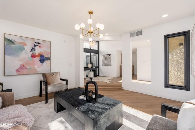 1926 E AUGUSTA Avenue, Phoenix, AZ 85020