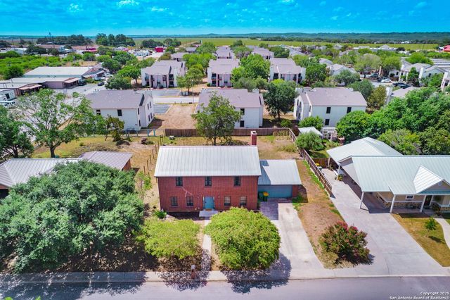 146 Village Path, Castroville, TX 78009