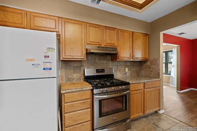 146 Village Path, Castroville, TX 78009