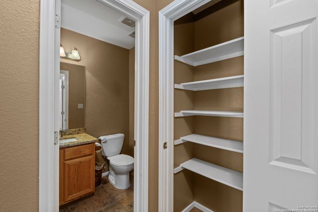 146 Village Path, Castroville, TX 78009
