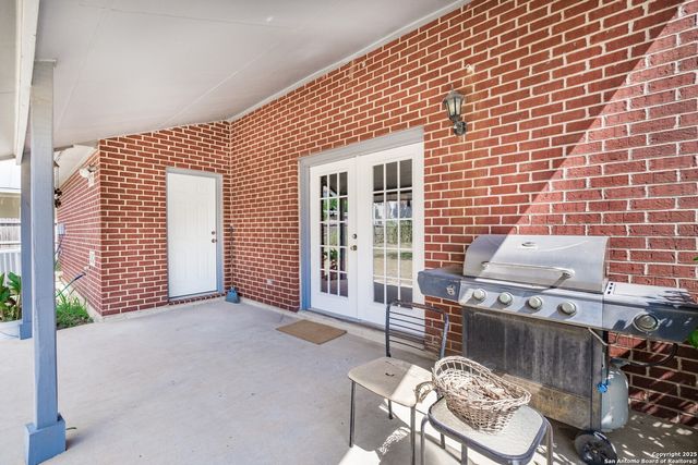 146 Village Path, Castroville, TX 78009