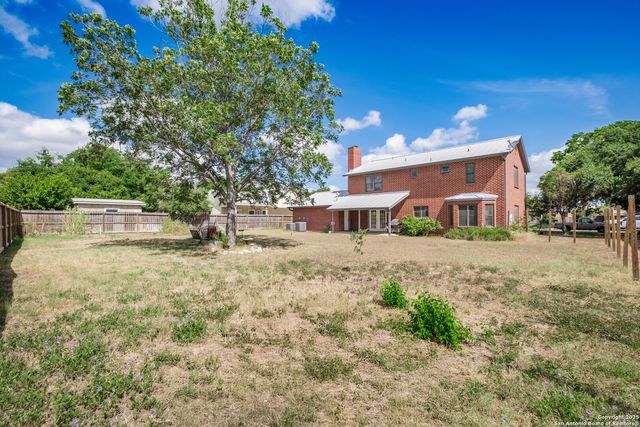 146 Village Path, Castroville, TX 78009