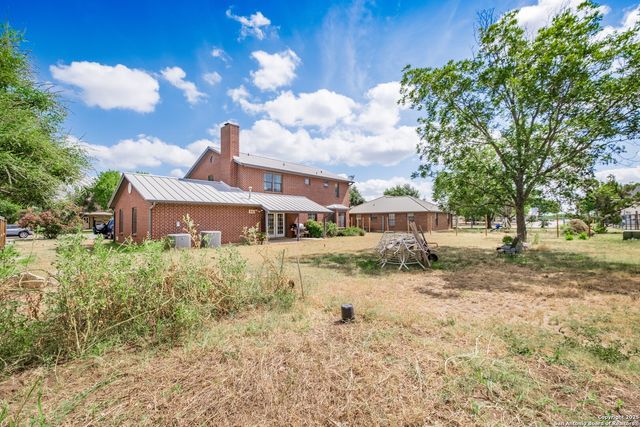 146 Village Path, Castroville, TX 78009