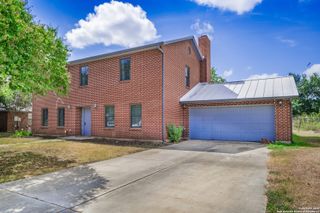 146 Village Path, Castroville, TX 78009