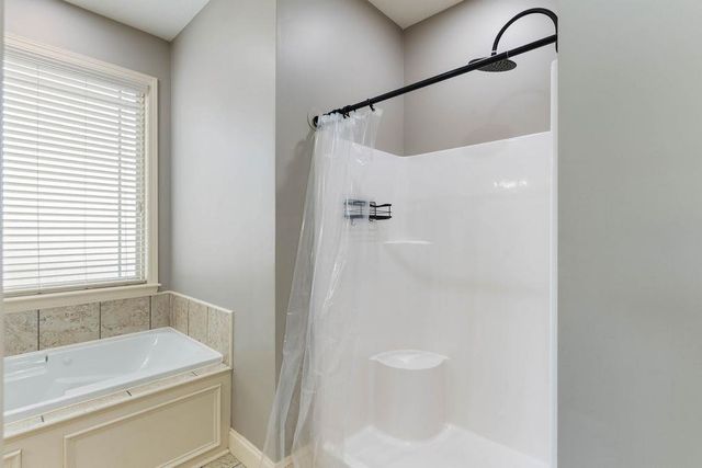 222 Natures Court, Campobello, SC 29322