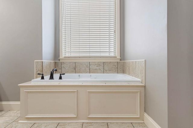 222 Natures Court, Campobello, SC 29322