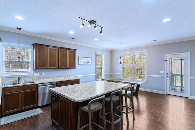 222 Natures Court, Campobello, SC 29322