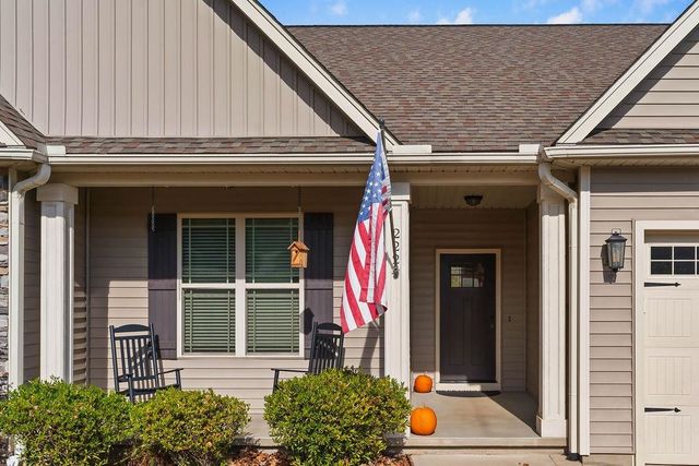 222 Natures Court, Campobello, SC 29322