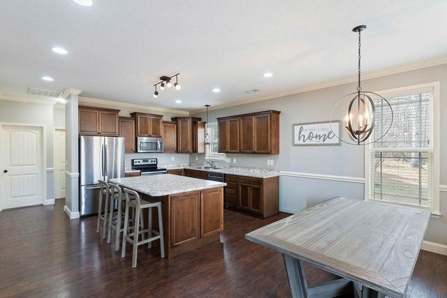 222 Natures Court, Campobello, SC 29322