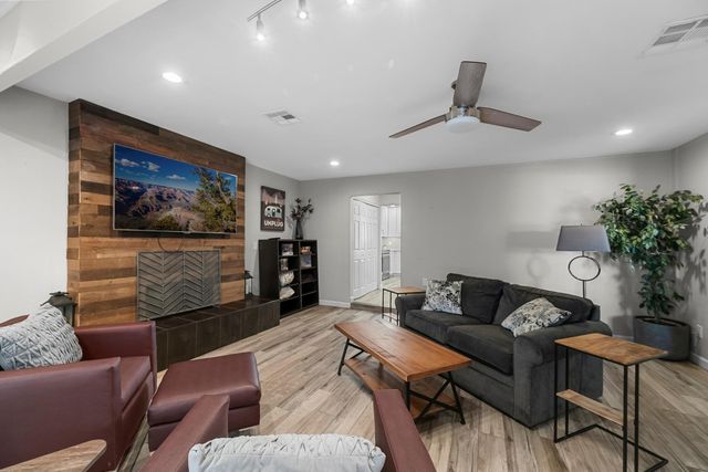 208 E Oxford Drive, Tempe, AZ 85283