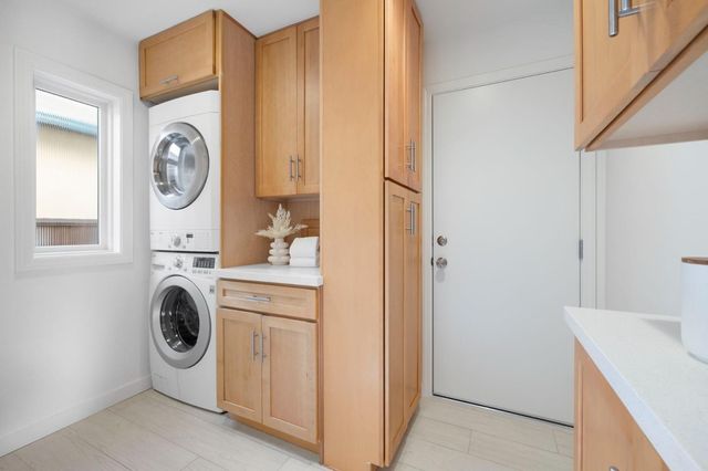 2044 Saint Francis Way, San Carlos, CA 94070